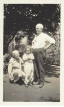 Albert & Minnie Cronenwett & granddaughter Ellen Lou
